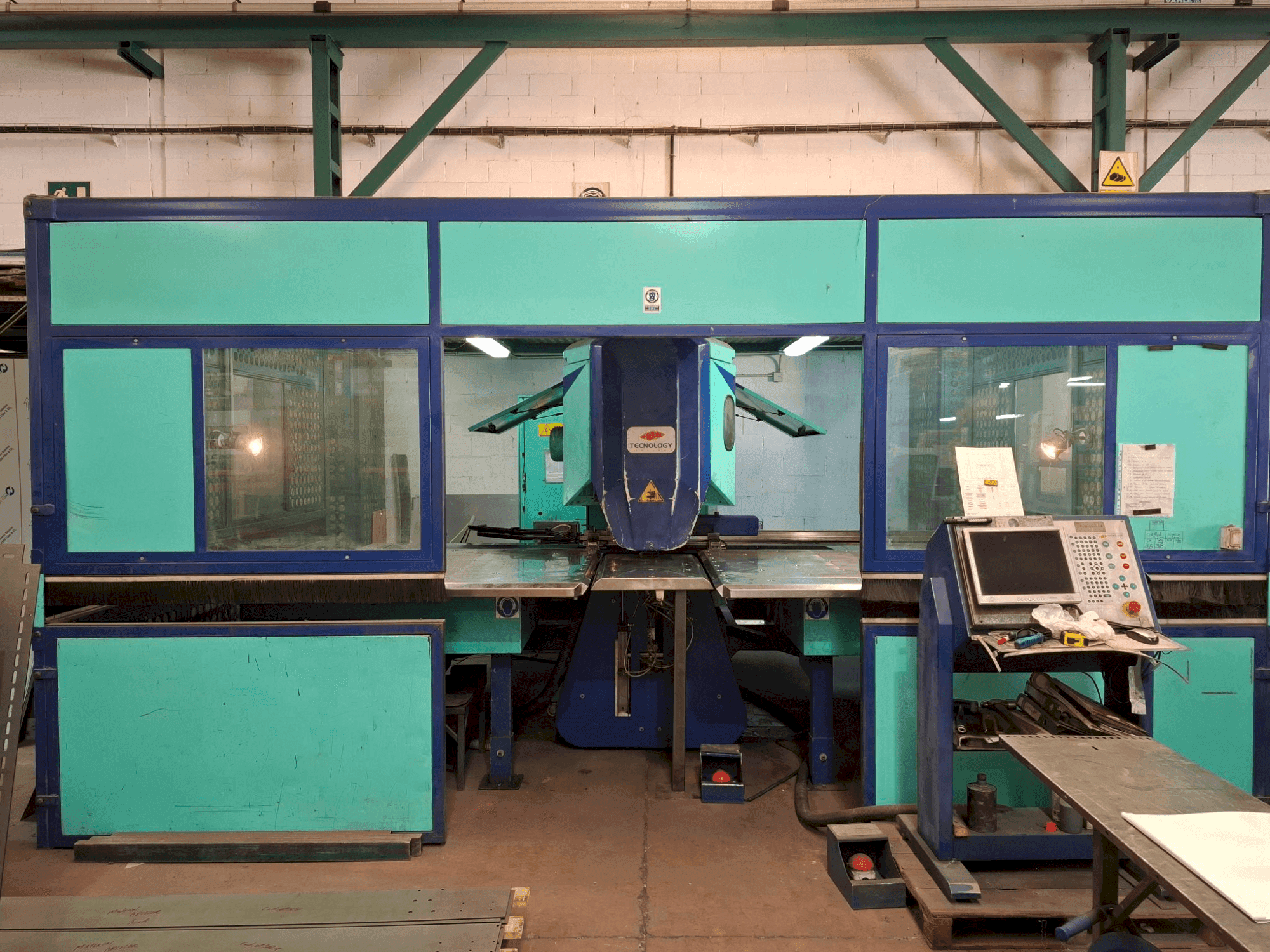 Frontansicht der Tecnology Tecnotransfer 15 SR Maschine