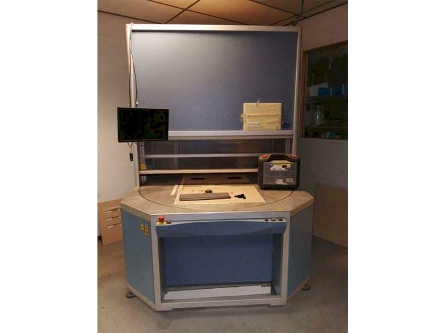 Frontansicht der SEI Laser INFINITY 5070 Maschine