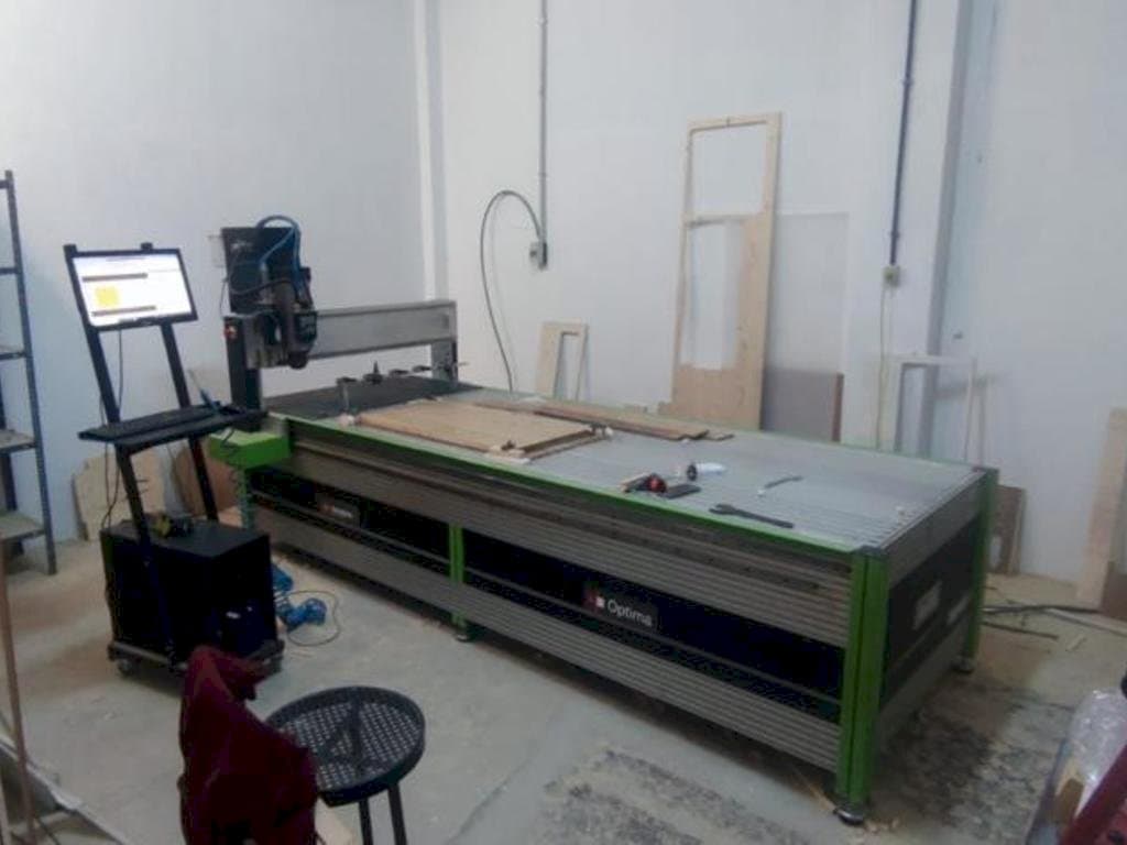 Frontansicht der OPTIMA 2510 Maschine