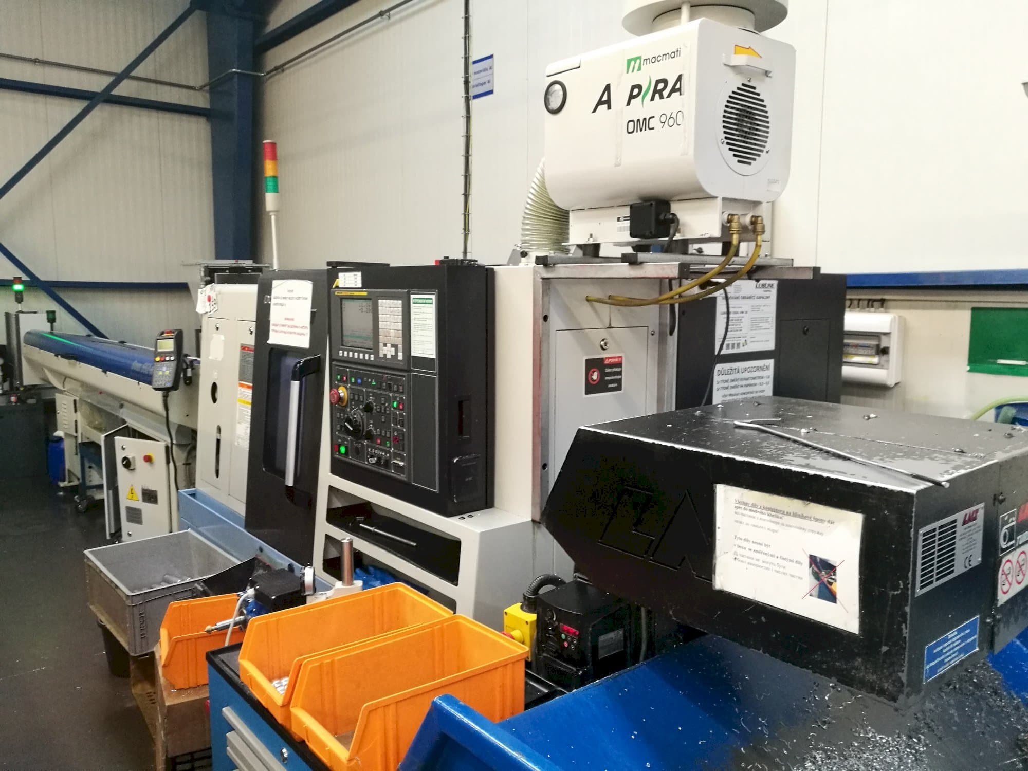 Frontansicht der Doosan Lynx 220GA Maschine