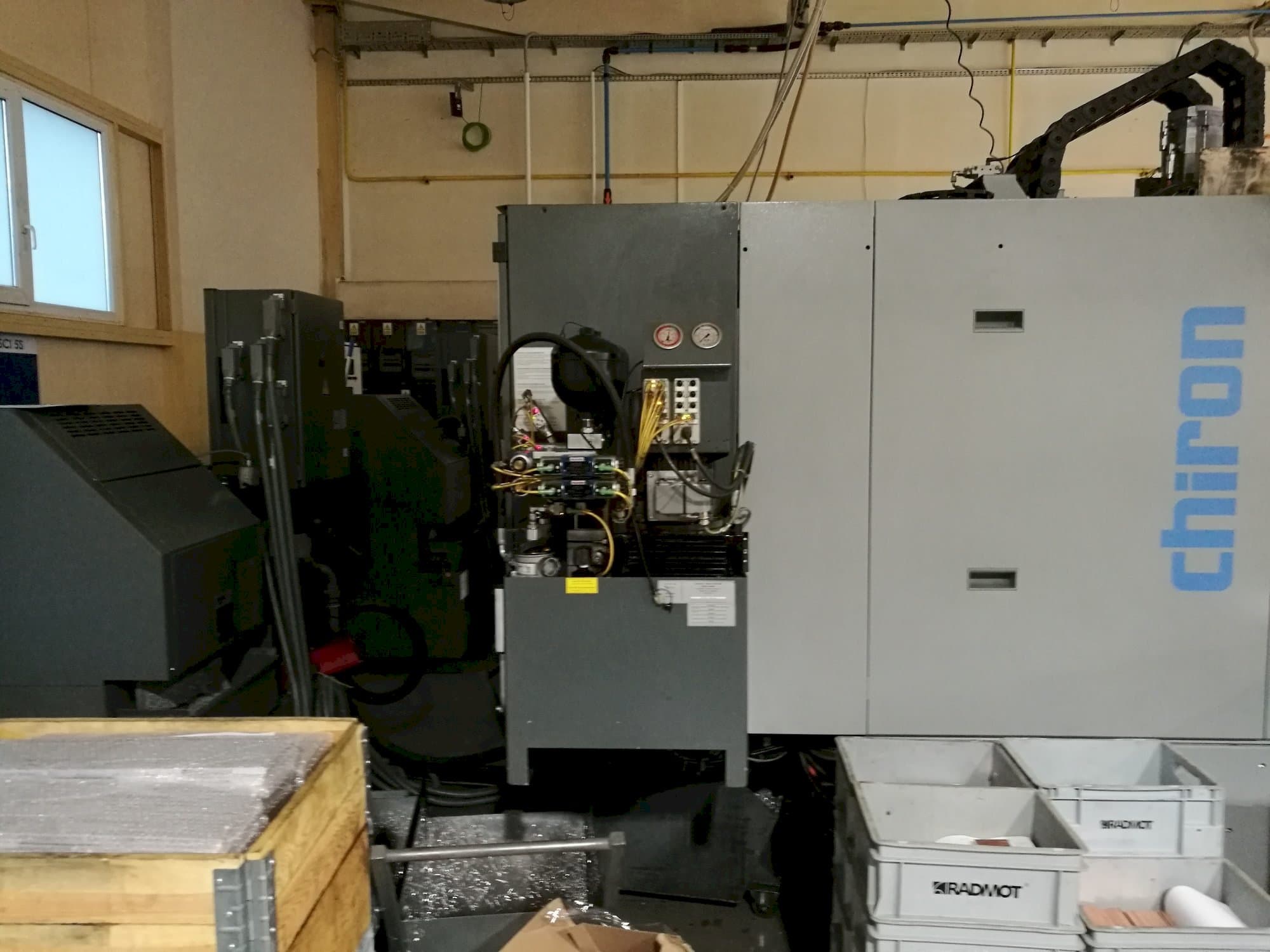 Frontansicht der CHIRON FZ 12 KS Maschine