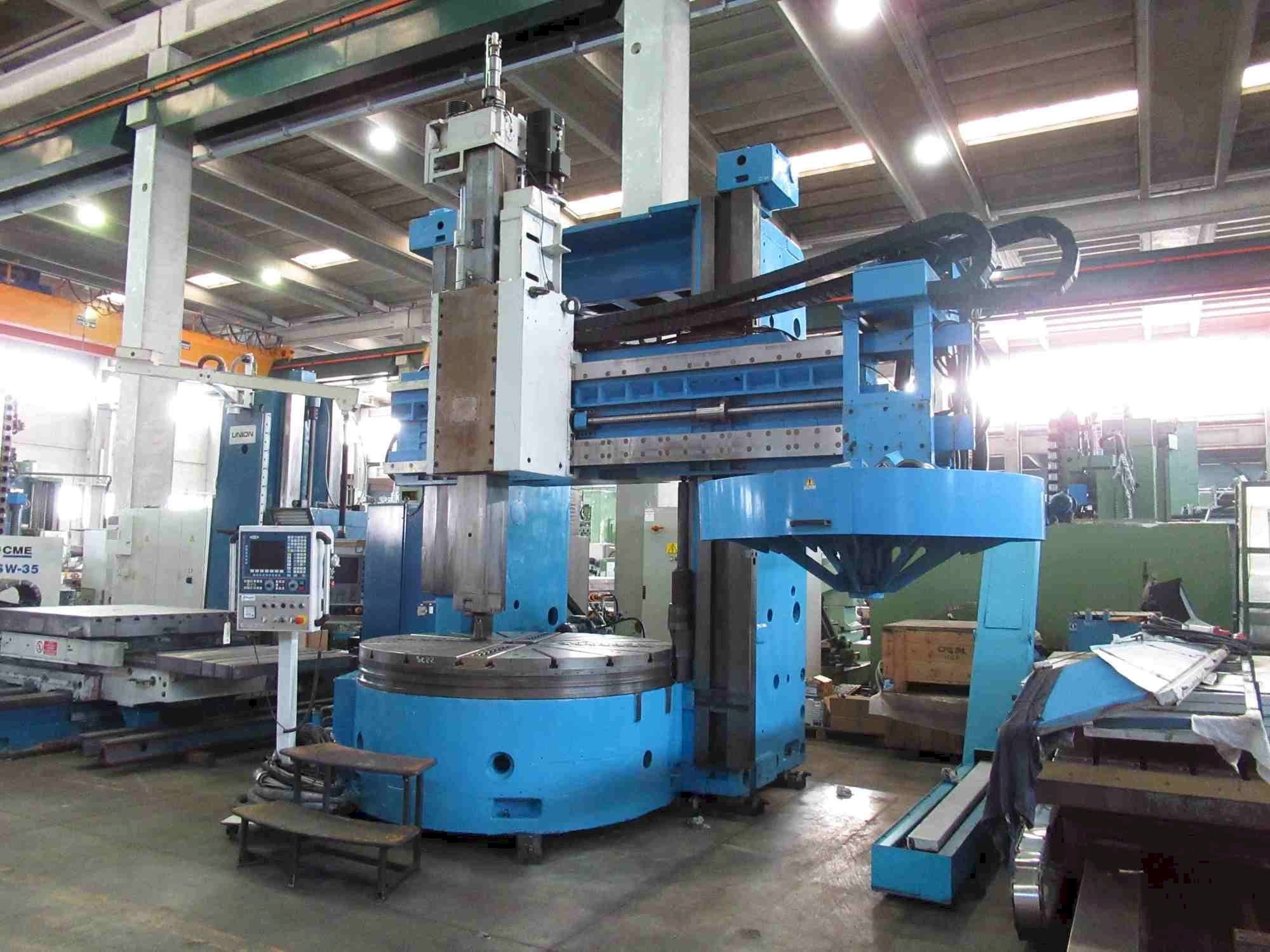 Frontansicht der Titan SC 22 CNC  Maschine