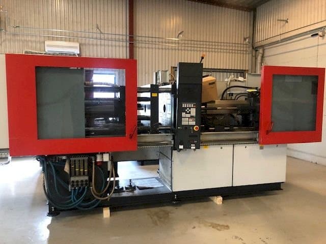 Frontansicht der FERROMATIK MILACRON K110  Maschine