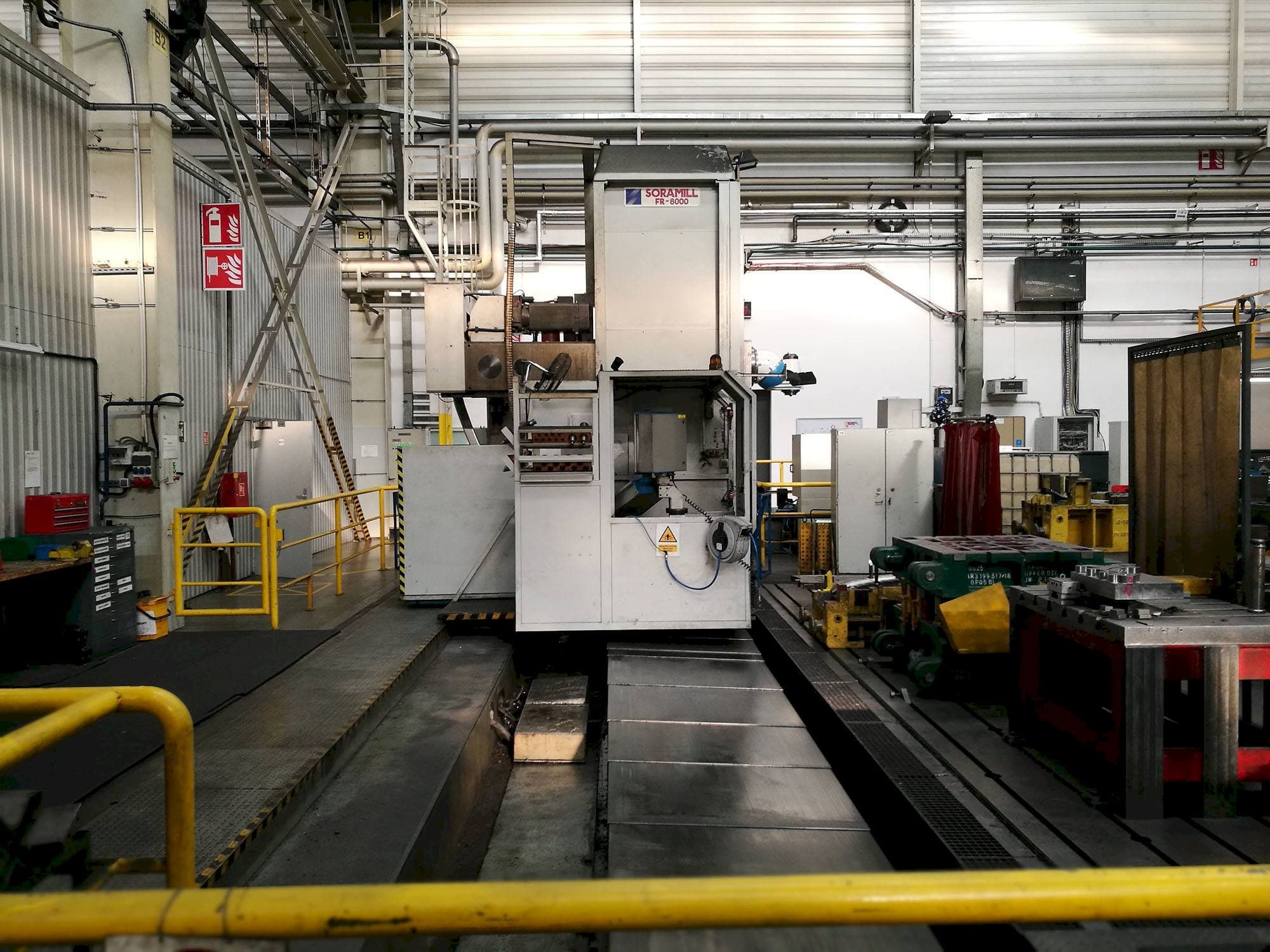 Frontansicht der Soraluce FR-8000  Maschine