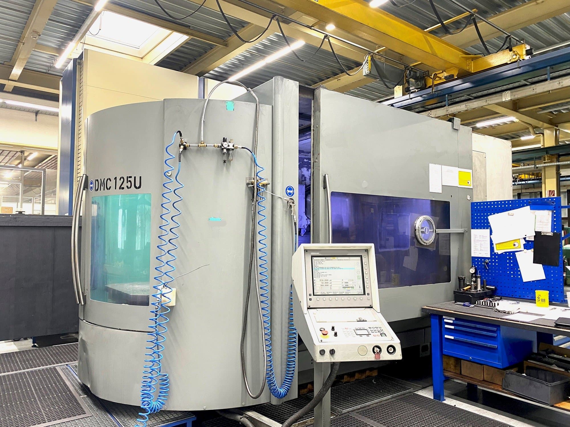 Frontansicht der DMG Deckel Maho DMC 125 U Maschine