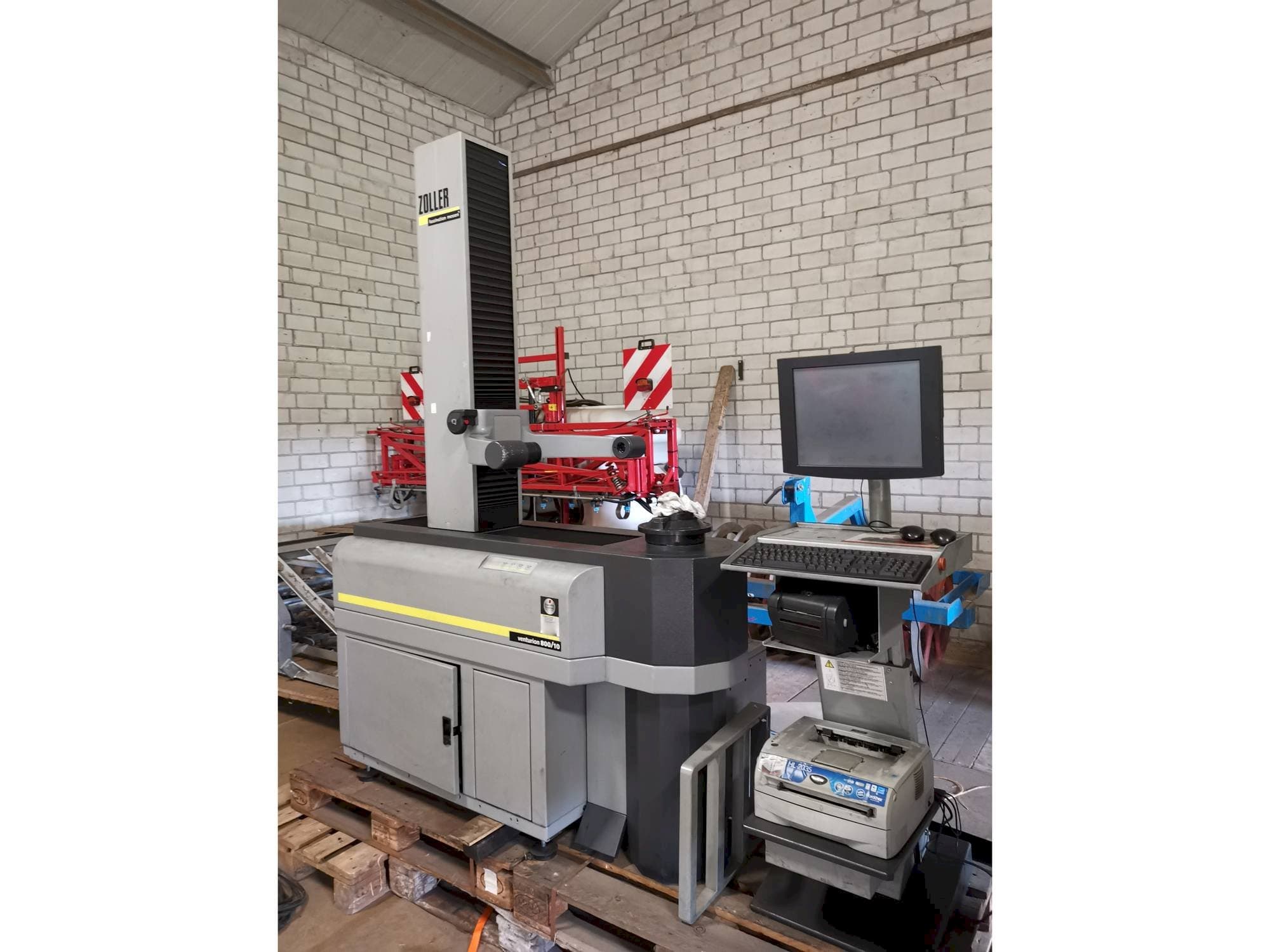 Frontansicht der Zoller Venturion 800  Maschine