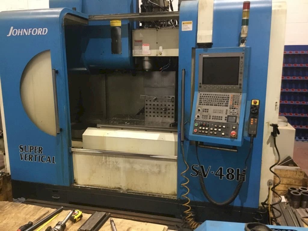 Frontansicht der Johnford SV-48H Maschine