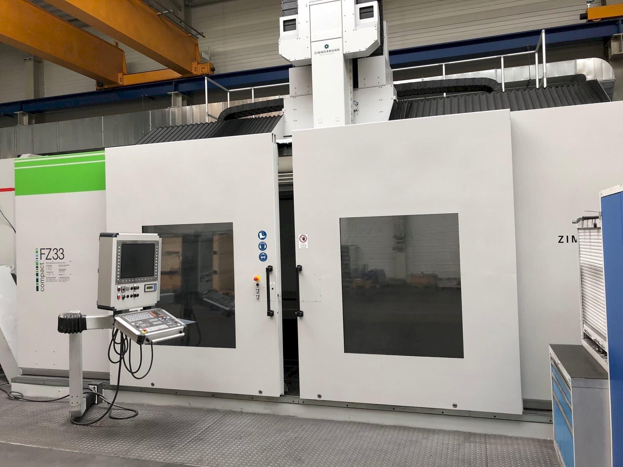 Frontansicht der Zimmermann FZ33C Maschine