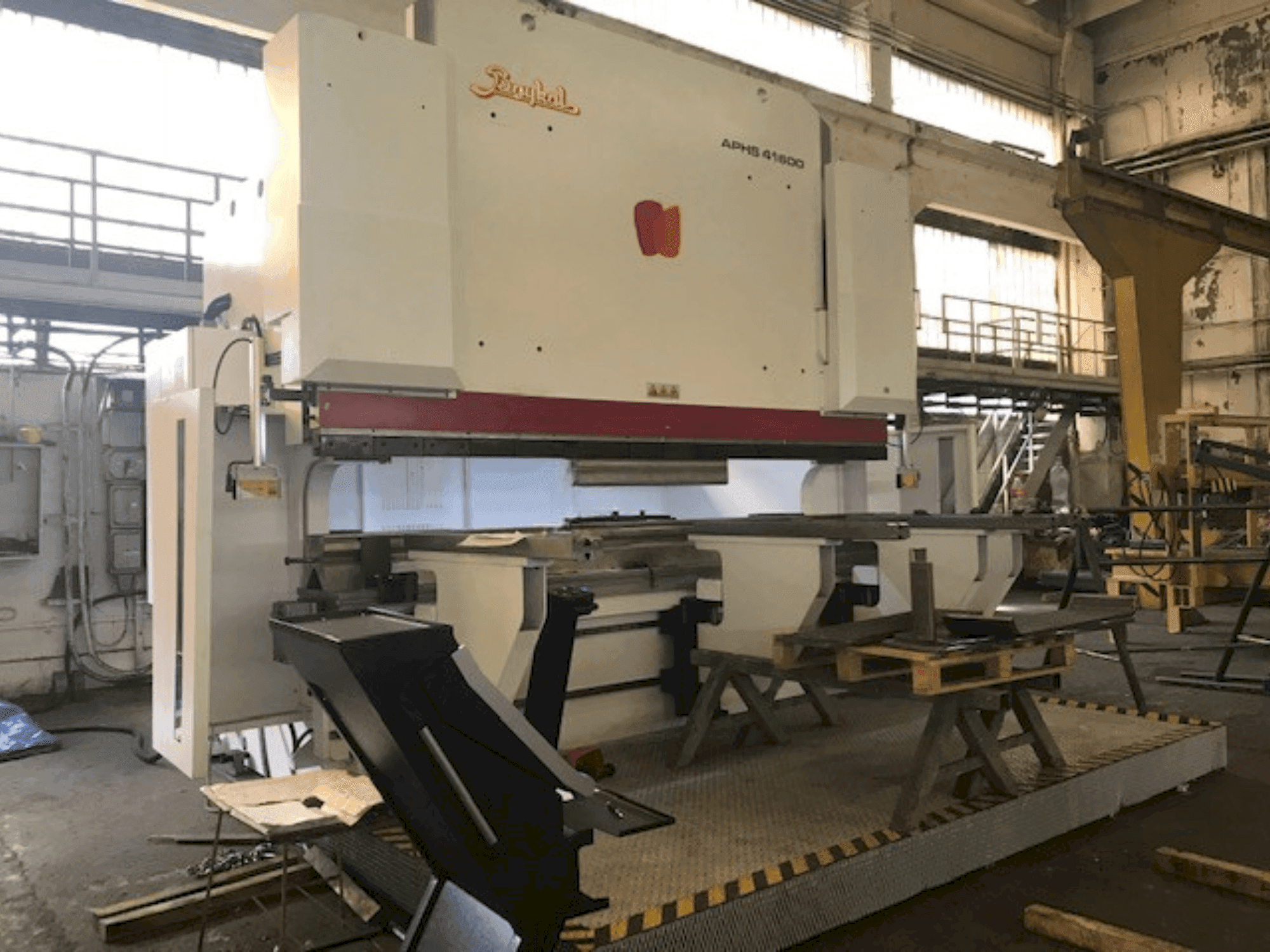 Frontansicht der Baykal APHS 41600 Maschine