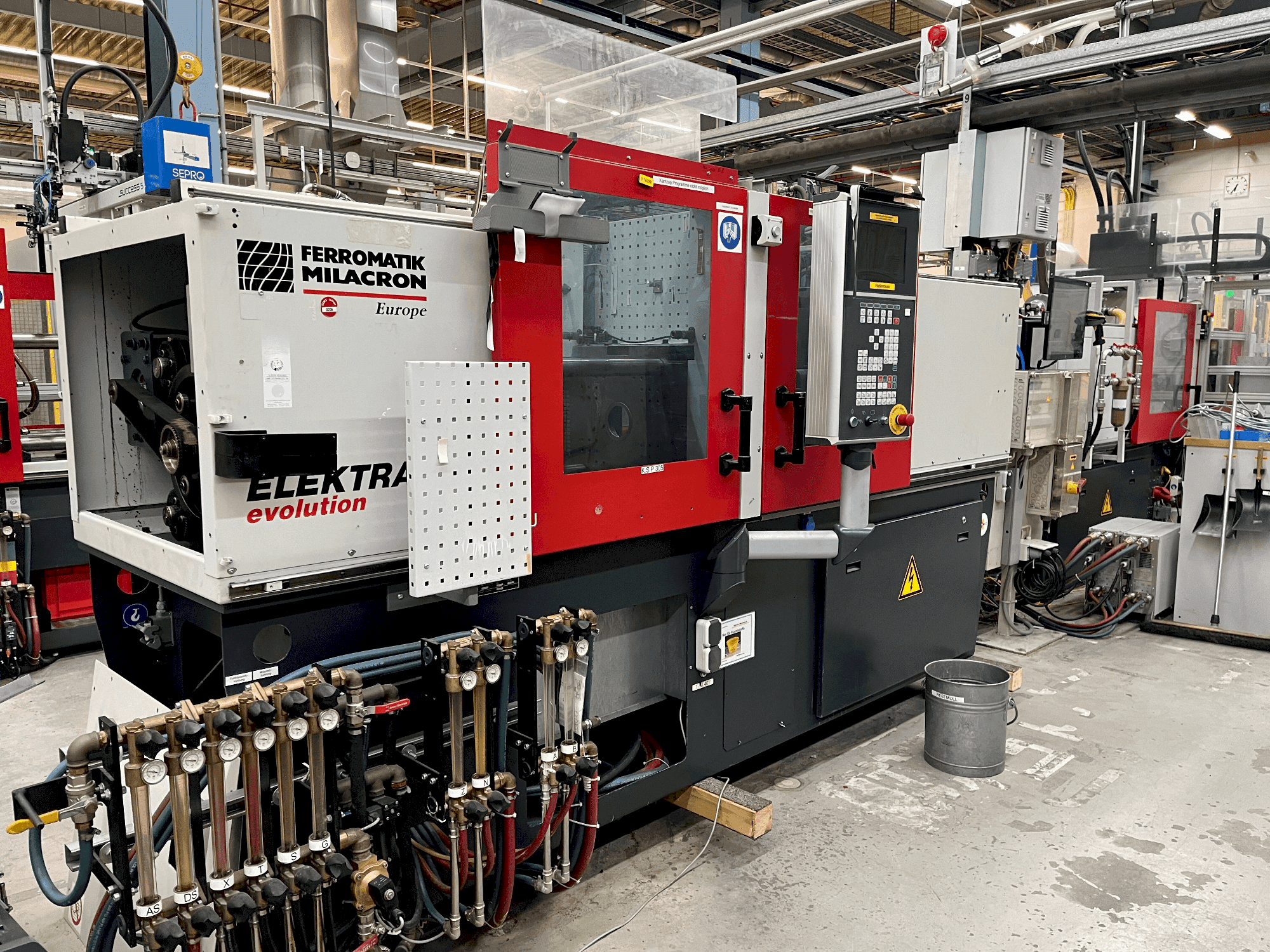 Frontansicht der FERROMATIK EE 30  Maschine