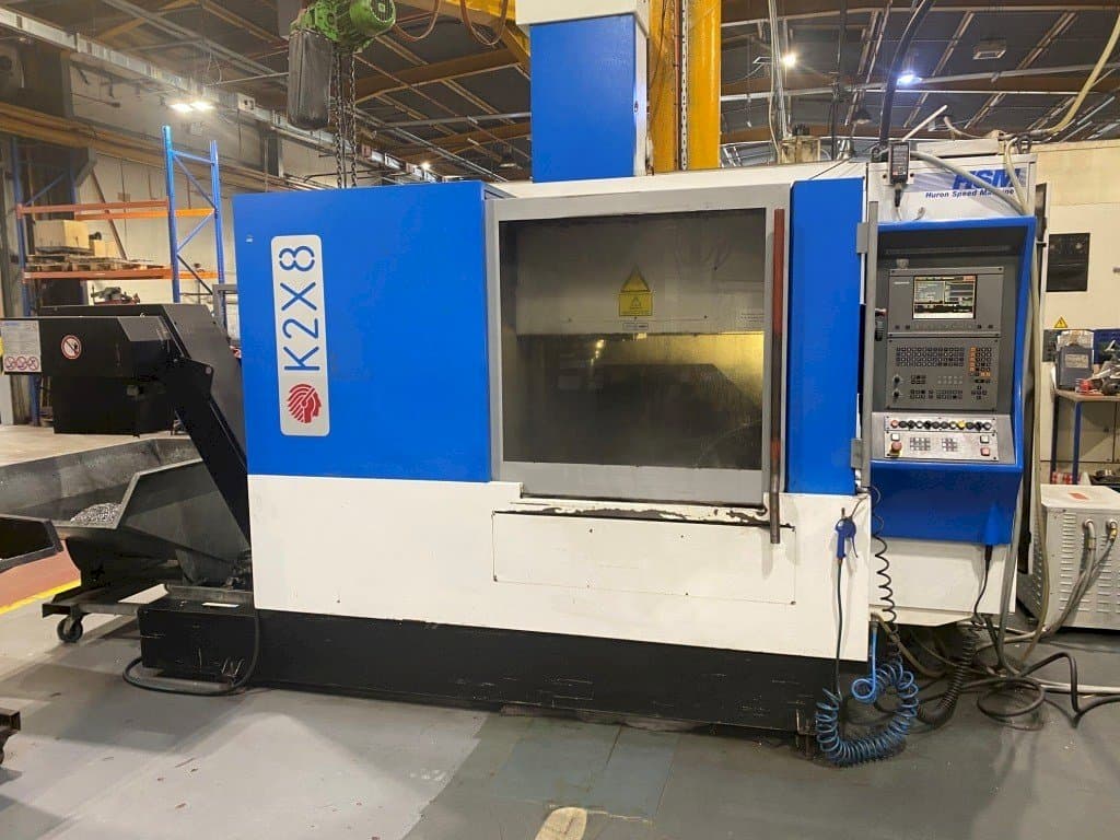 Frontansicht der Huron K2X8 Maschine