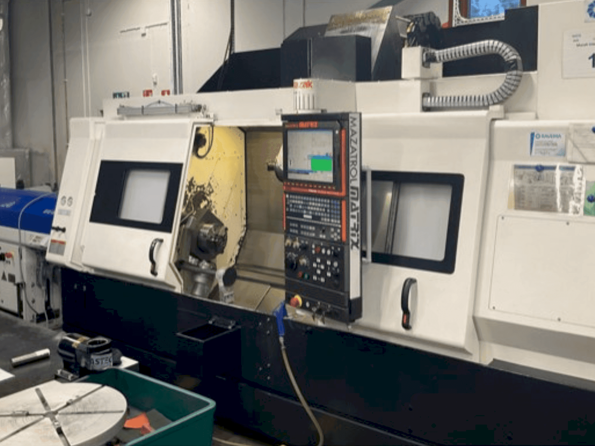 Frontansicht der Mazak INTEGREX 200-IV S Maschine