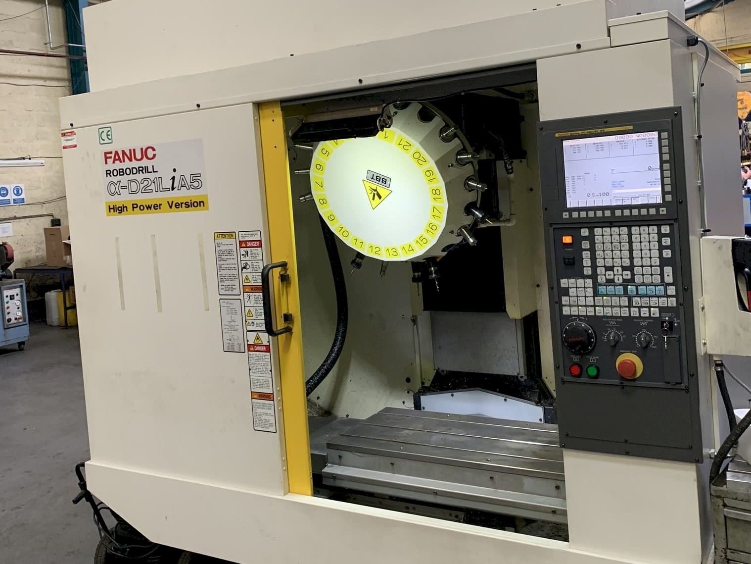 Frontansicht der FANUC Robodrill Alpha D21LiA5  Maschine
