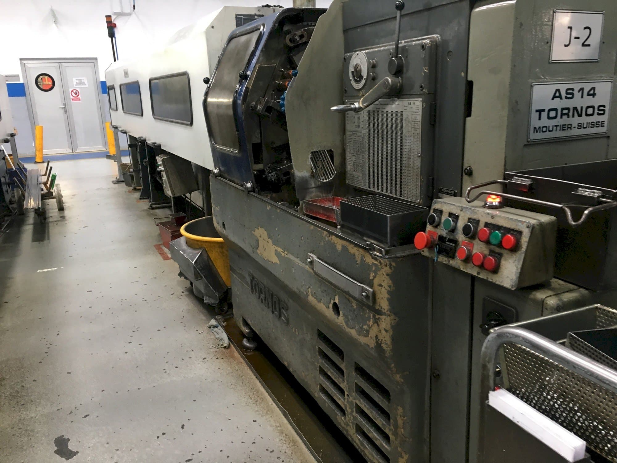 Frontansicht der Tornos-Moutier Suisse AS 14 Maschine
