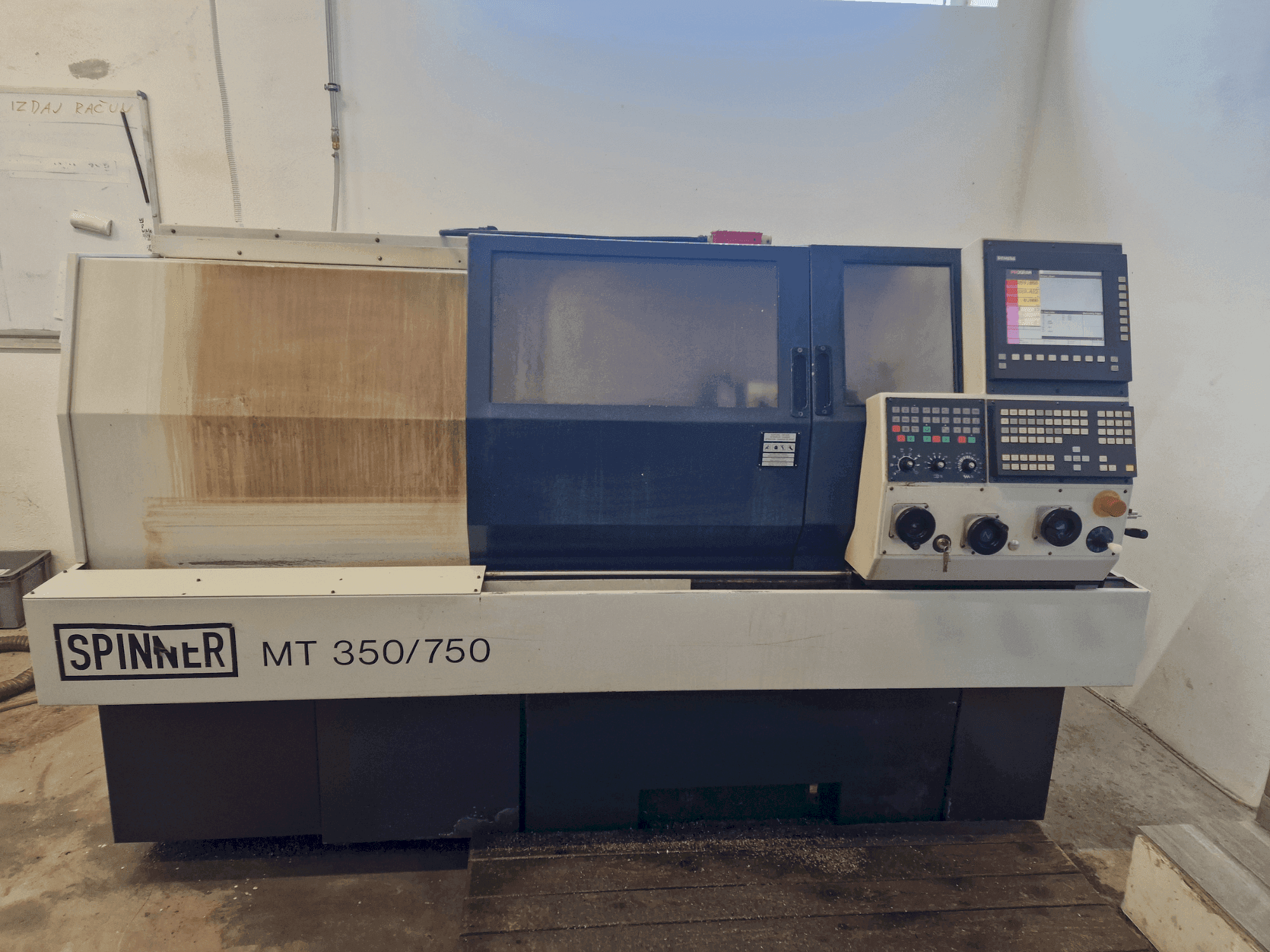 Frontansicht der SPINNER MT 350/750 Maschine