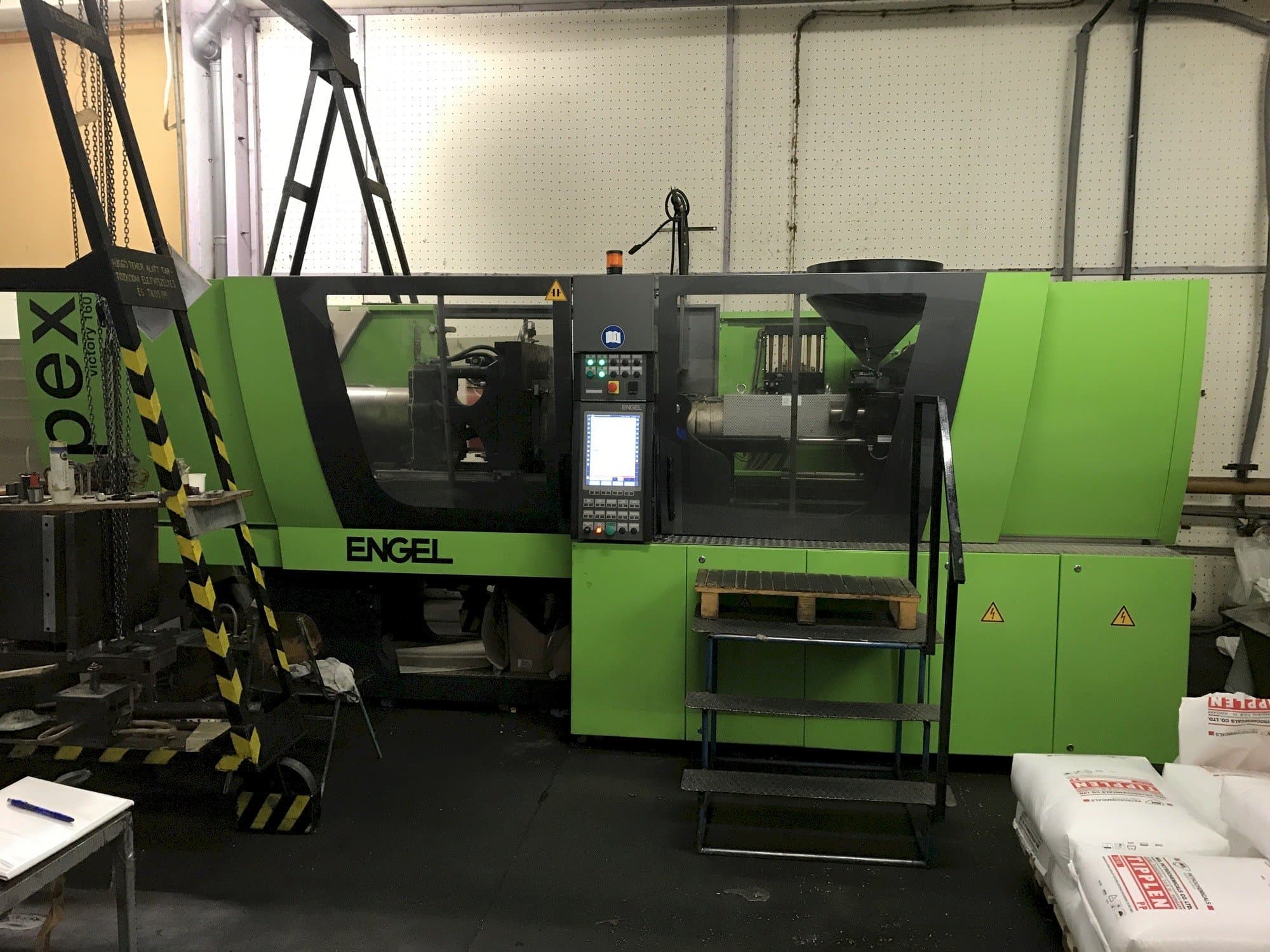 Frontansicht der ENGEL Victory 650/160 Spex Maschine