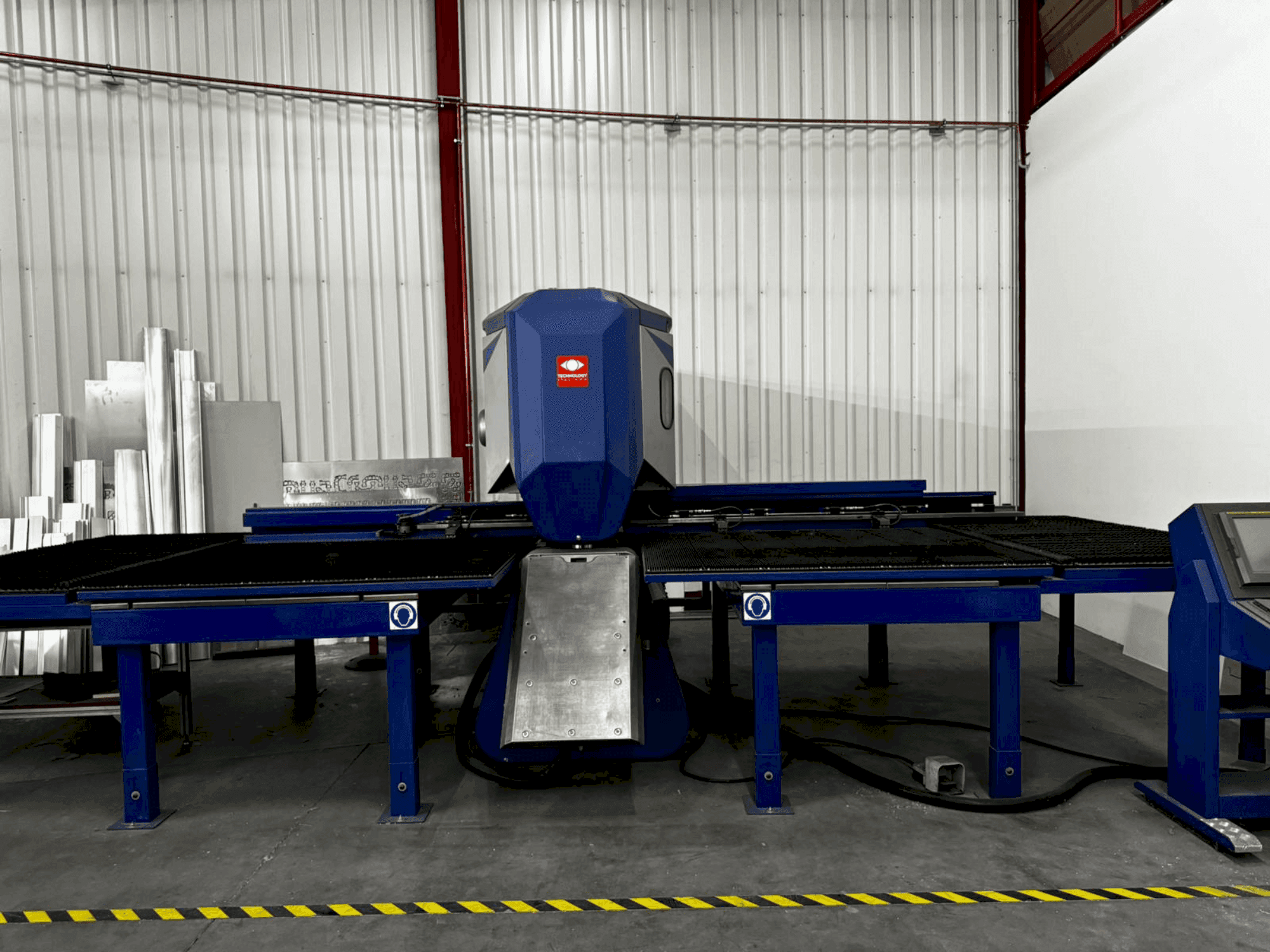 Frontansicht der TECHNOLOGY Tecnotransfer 1500x3000  Maschine