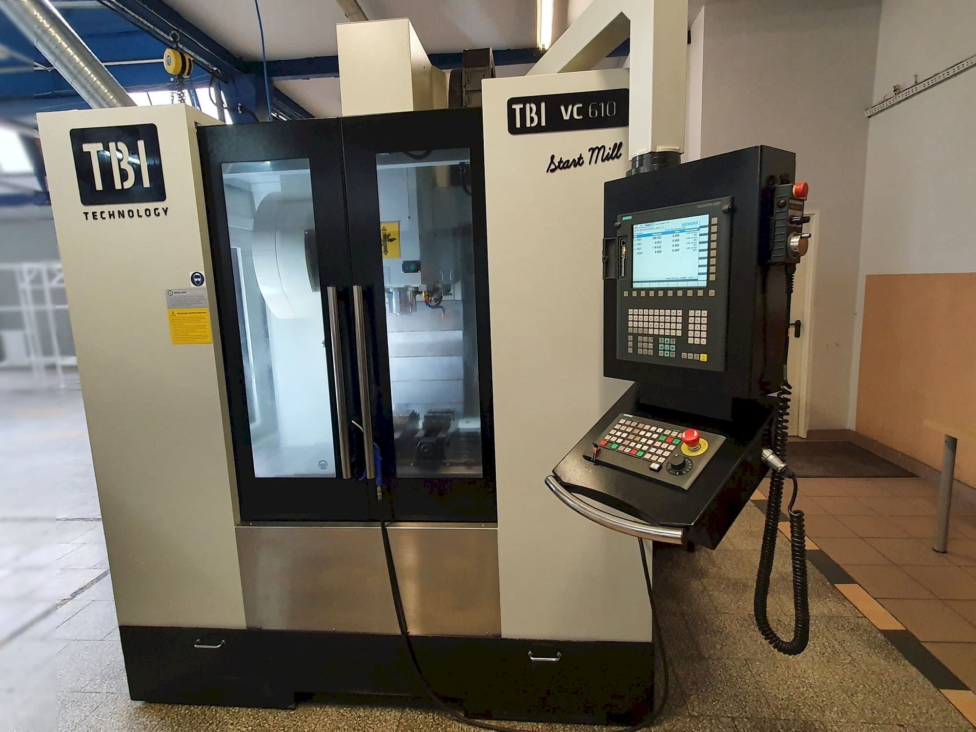 Frontansicht der TBI VC610 Start Mill  Maschine