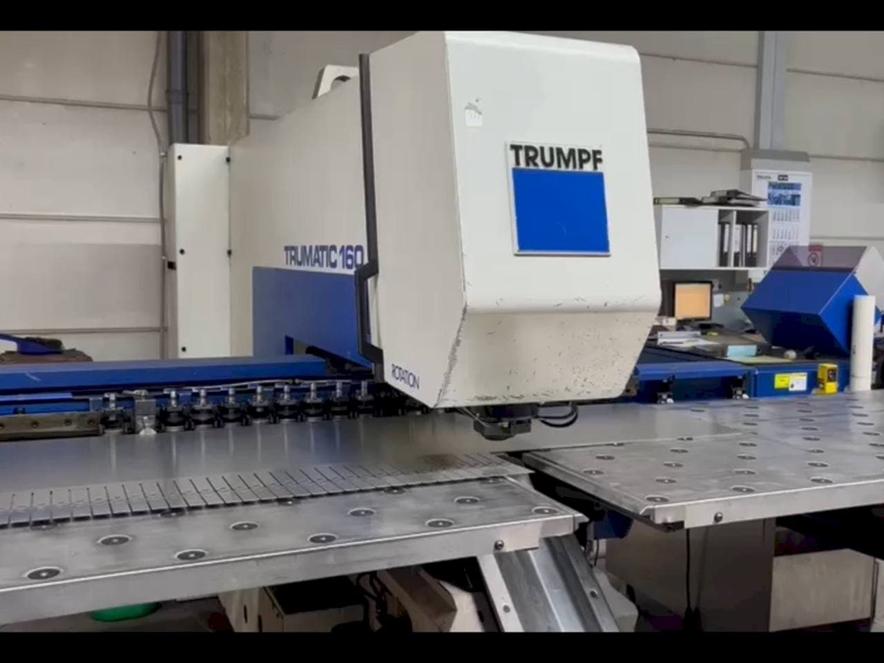 Frontansicht der Trumpf Trumatic 160  Maschine