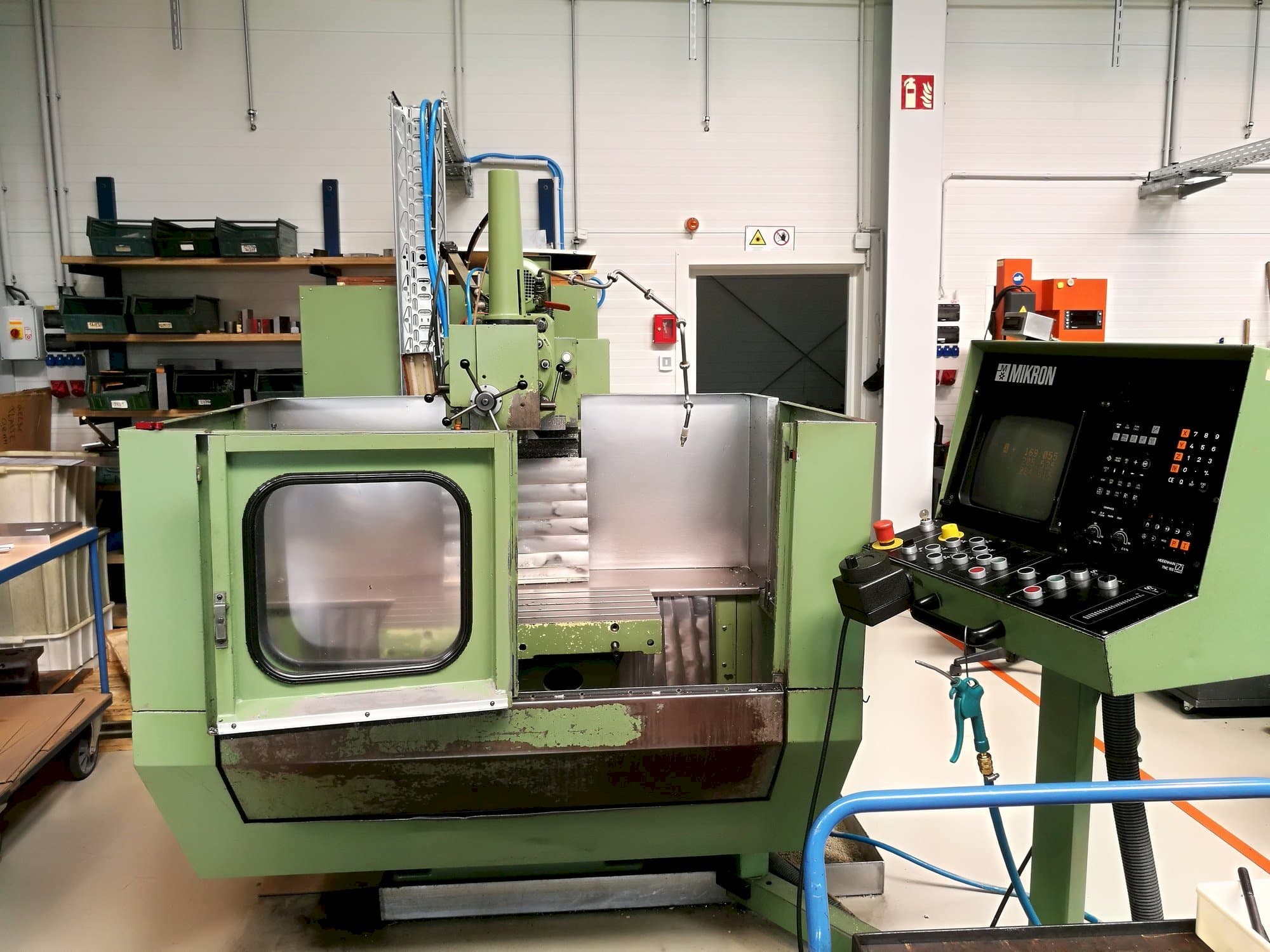 Frontansicht der MIKRON WF 21 C Maschine