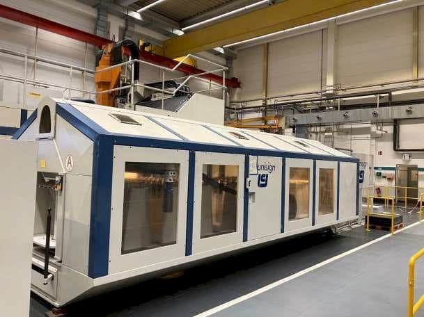 Frontansicht der Unisign UNICOM 8 Maschine