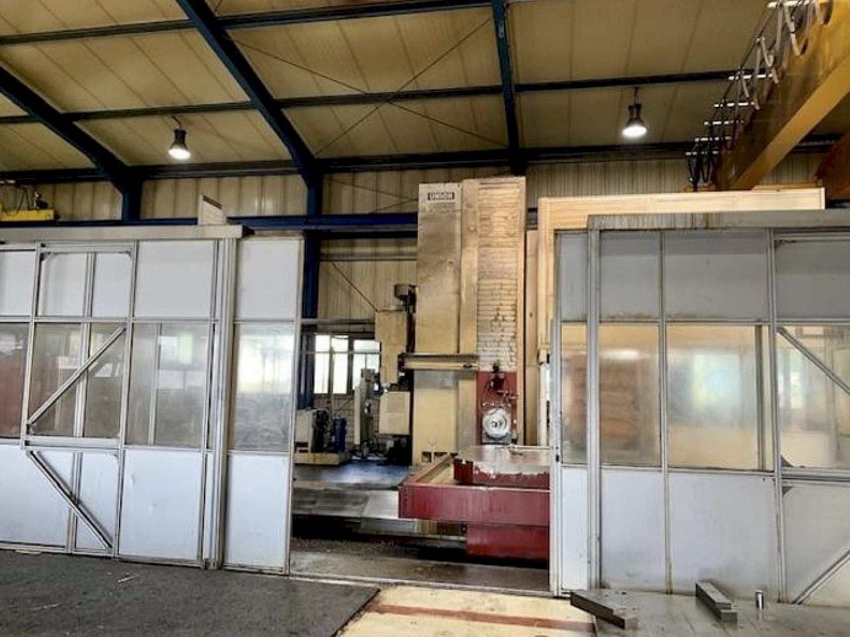 Frontansicht der UNION KC 150 Maschine