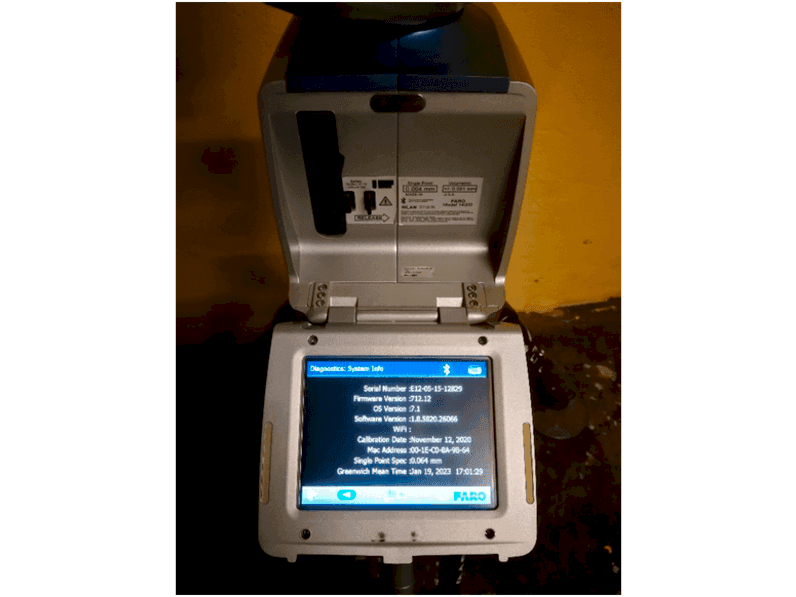 Frontansicht der Faro EDGE Measuring arm  Maschine