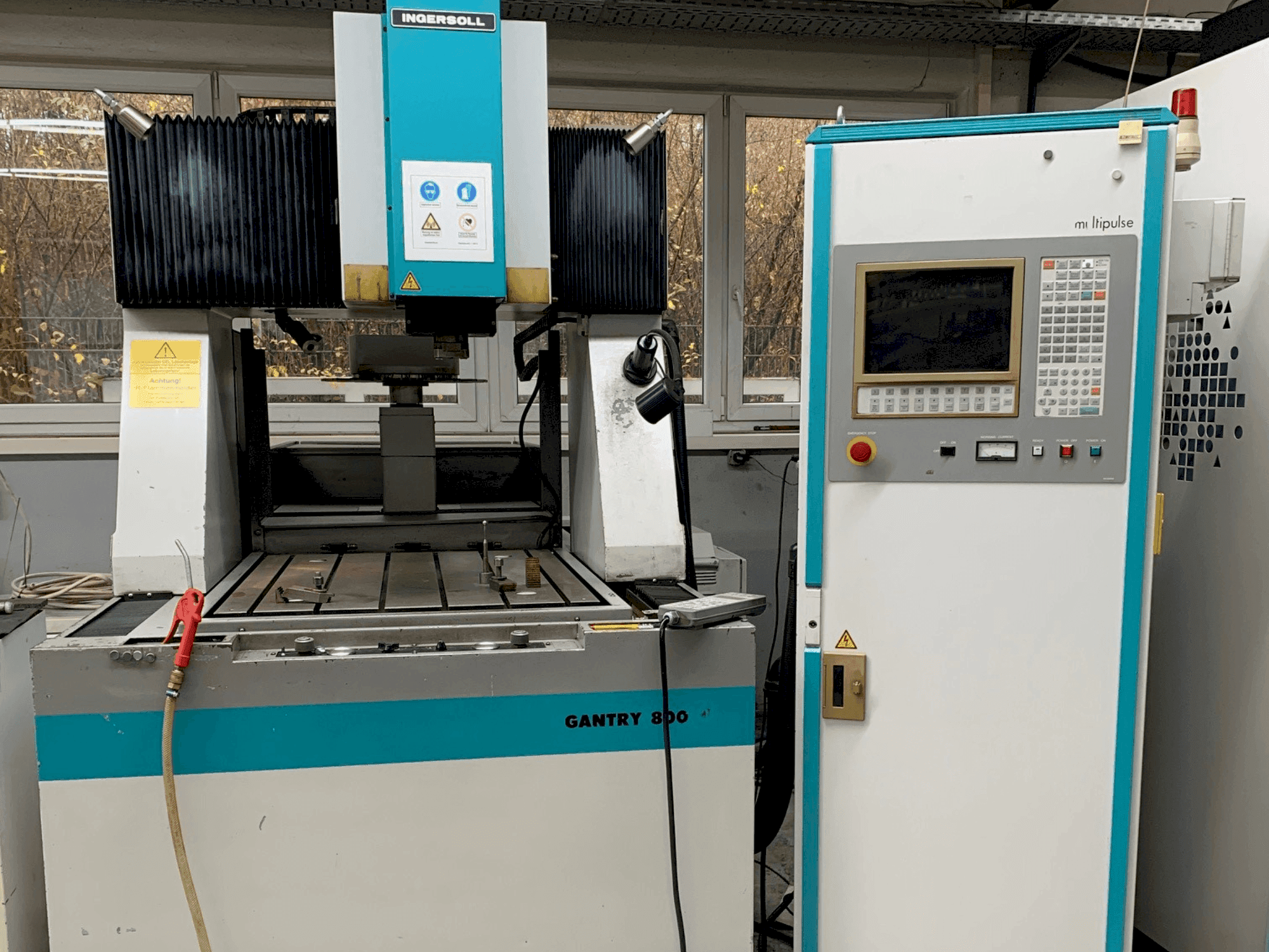 Frontansicht der OPS INGERSOLL Ingersoll Gantry 800 Maschine