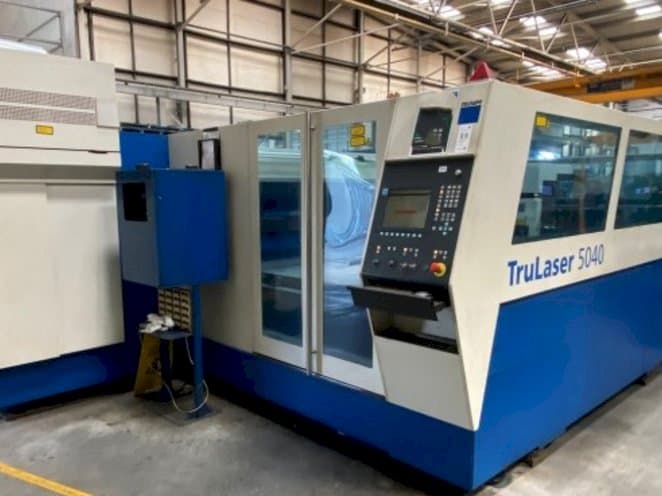 Frontansicht der Trumpf TruLaser 5040 Maschine