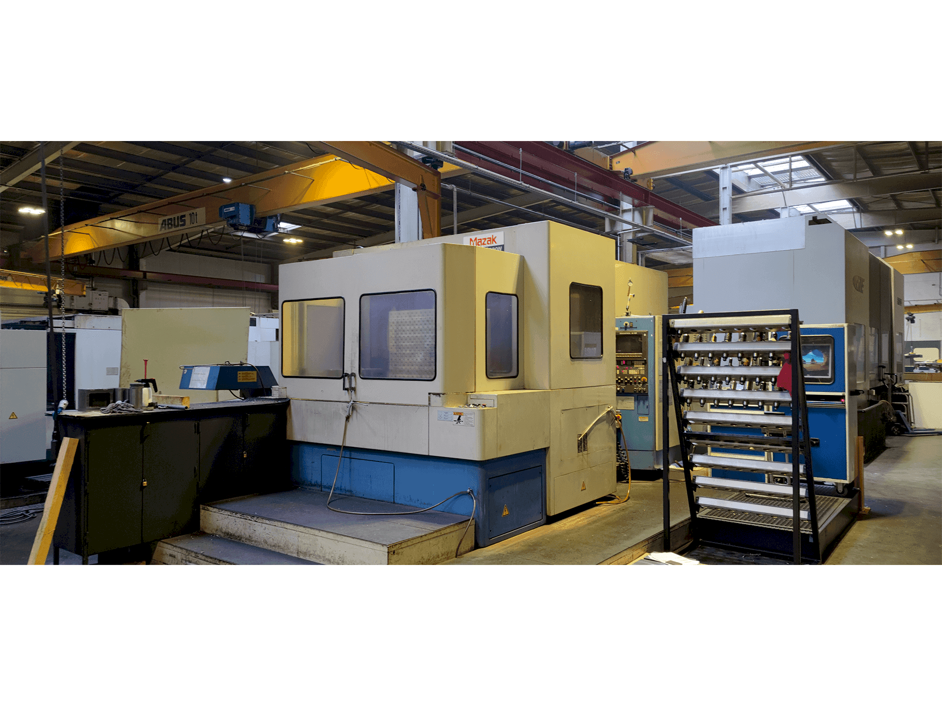 Frontansicht der Mazak H-630 N Maschine