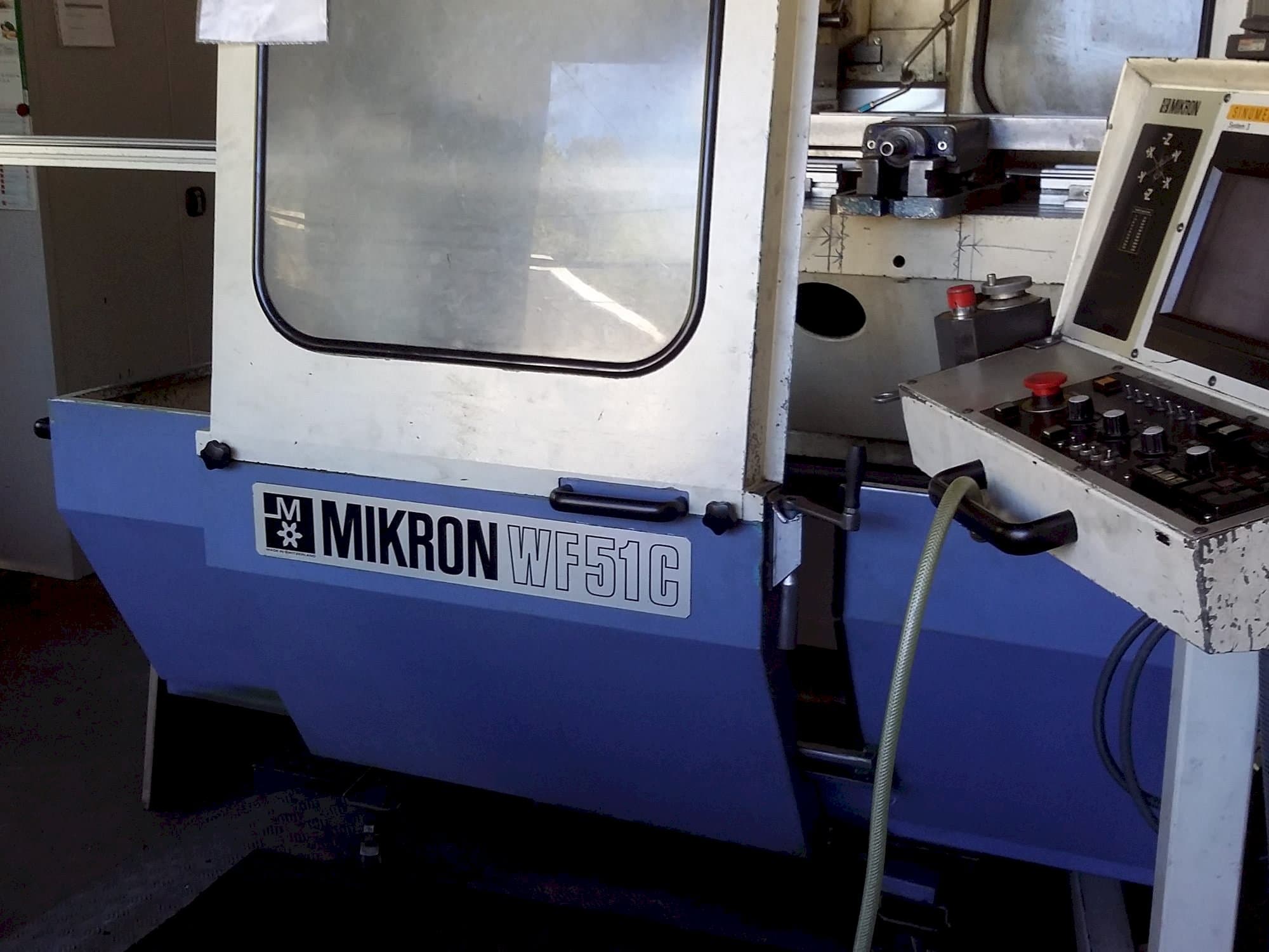 Frontansicht der MIKRON WF51C/3M-4 Maschine