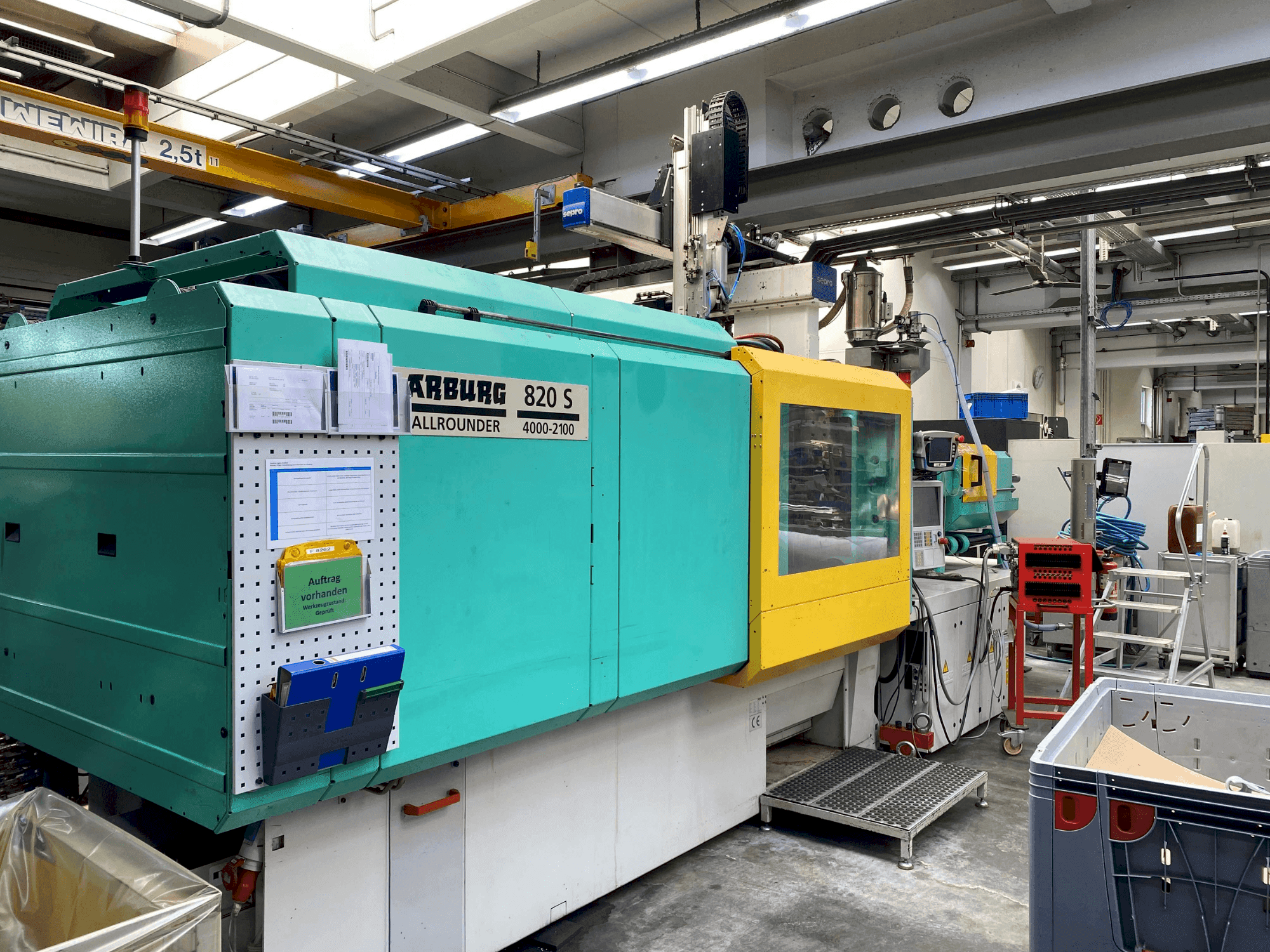 Frontansicht der Arburg Allrounder 820 S 4000-2100 Maschine