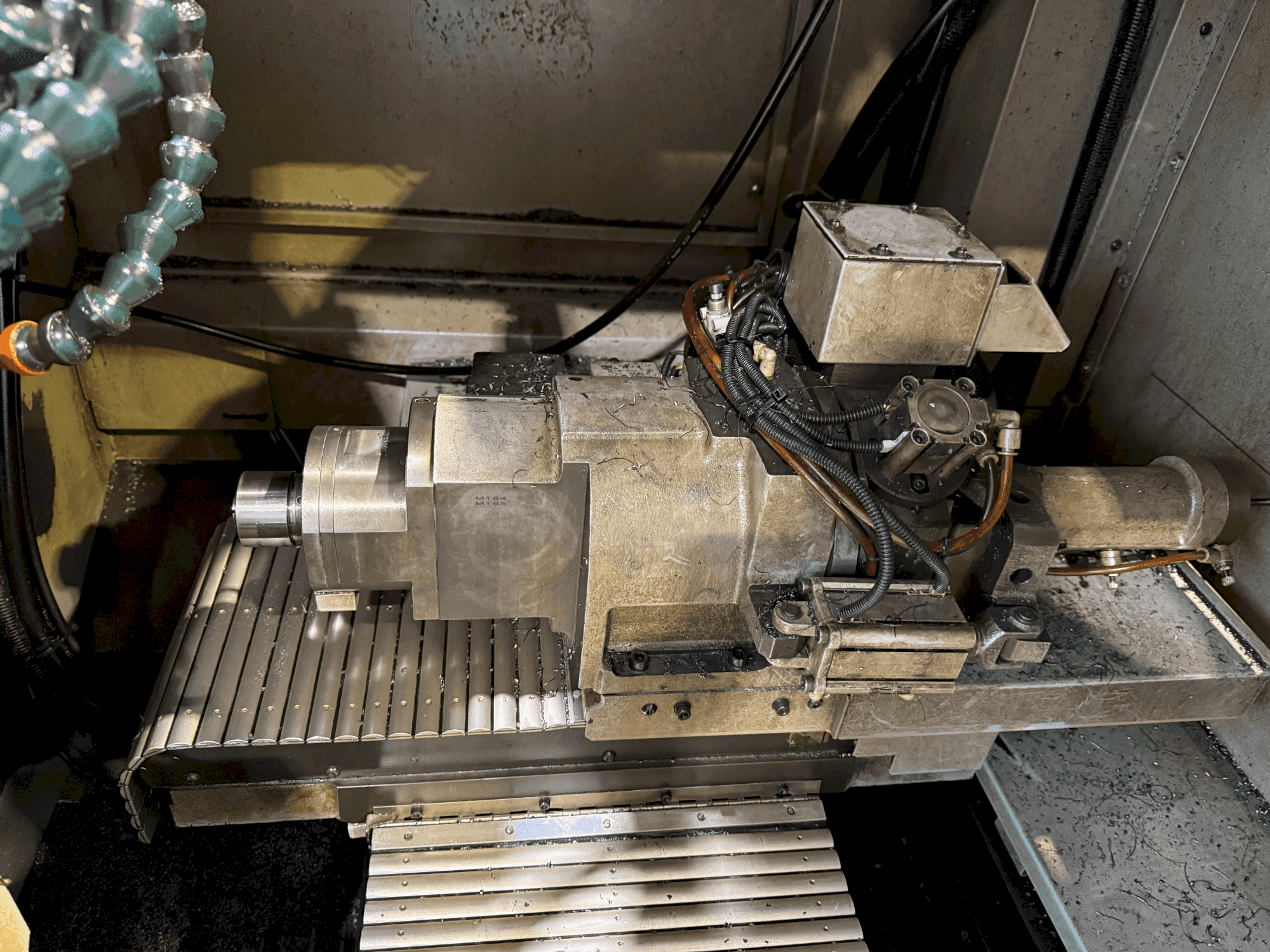 Frontansicht der TSUGAMI HS207 Maschine