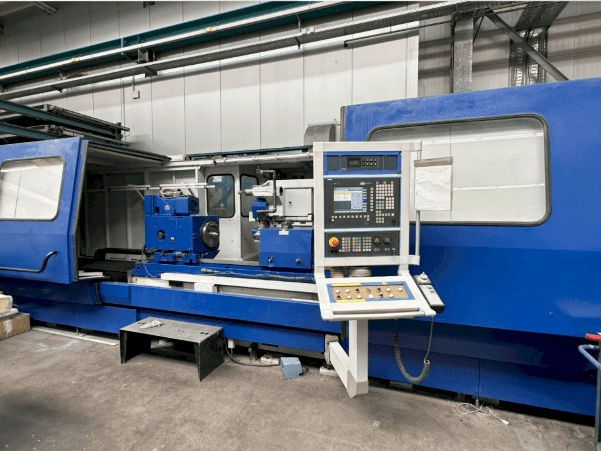 Frontansicht der Cetos BUC 63C CNC/2000 Maschine
