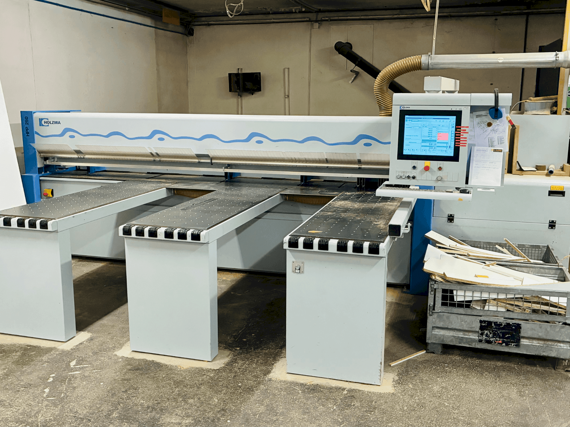 Frontansicht der HOLZMA HPP 250/38/38  Maschine