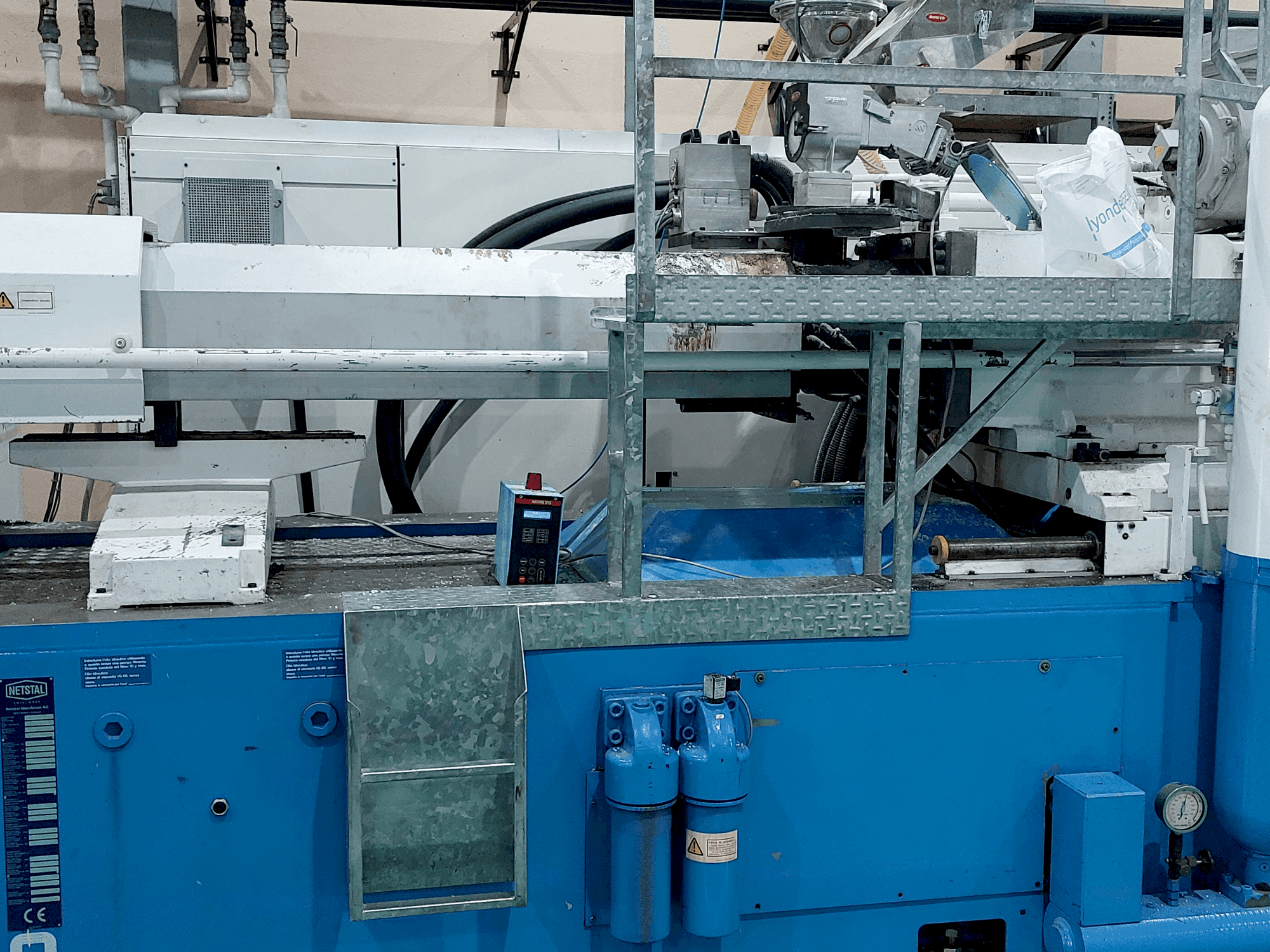 Frontansicht der Netstal S 6000-5500E  Maschine
