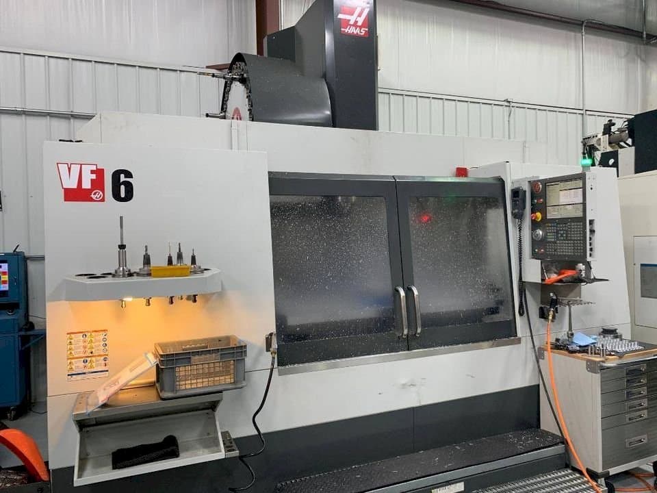 Frontansicht der HAAS VF-6/50  Maschine