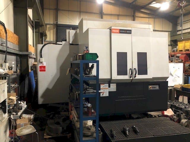 Frontansicht der Mazak Integrex 800V/5 II E Maschine