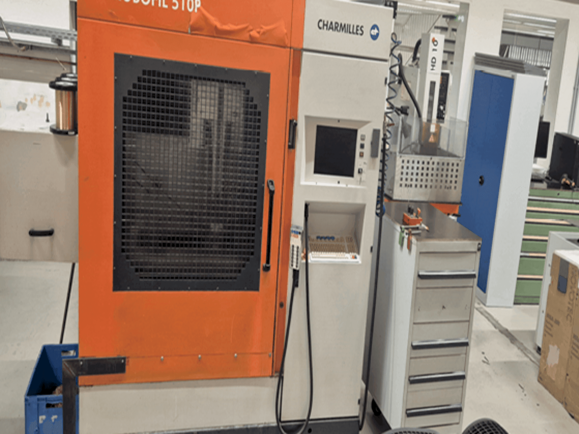 Frontansicht der CHARMILLES Robofil 51  Maschine