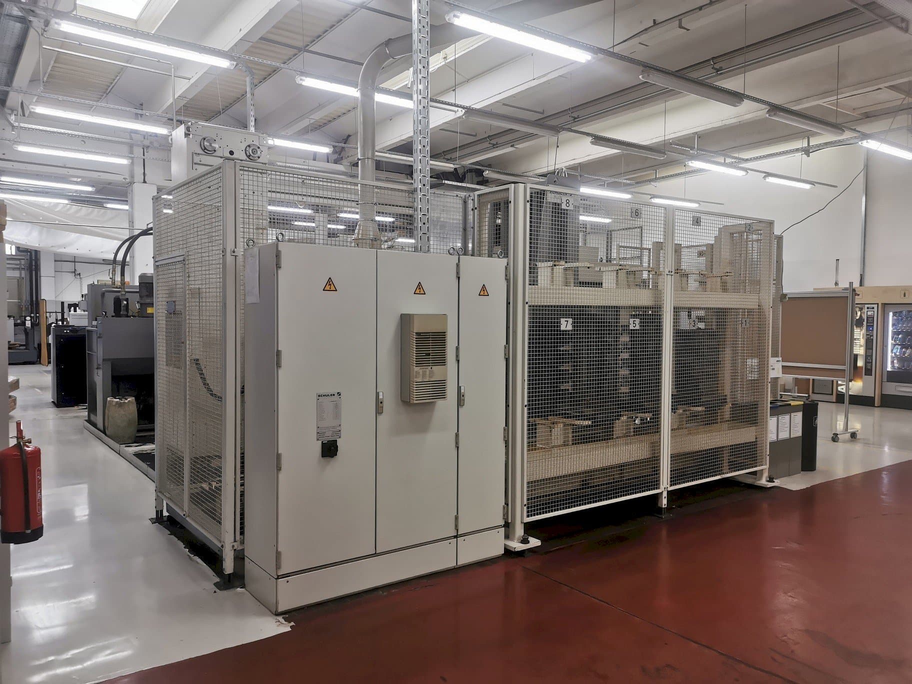 Frontansicht der HELLER MC 16  Maschine