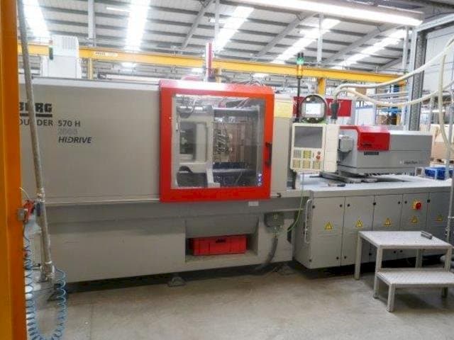 Frontansicht der Arburg Allrounder 570H 2000-800 Maschine