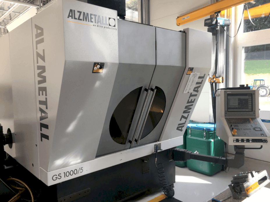 Frontansicht der Alzmetall GS1000/5 Maschine