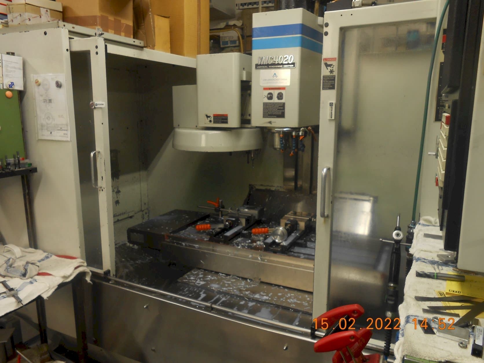 Frontansicht der FADAL CNC Bearbeitungszentrum VMC 4020 Maschine