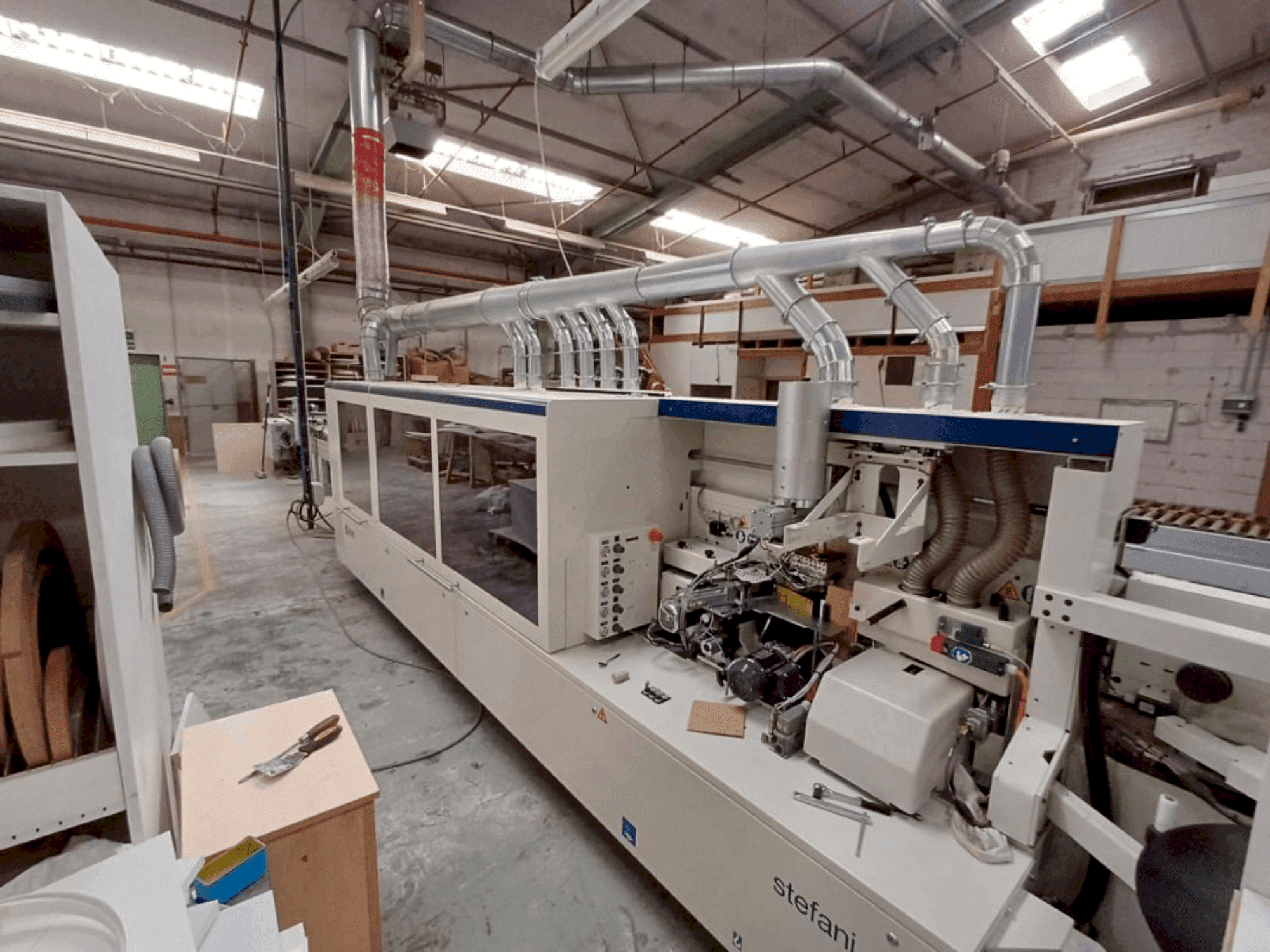 Frontansicht der SCM STEFANI MD RM Maschine