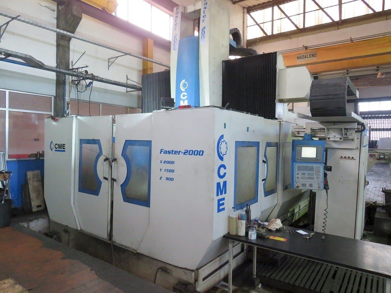 Frontansicht der CME Faster 2000  Maschine