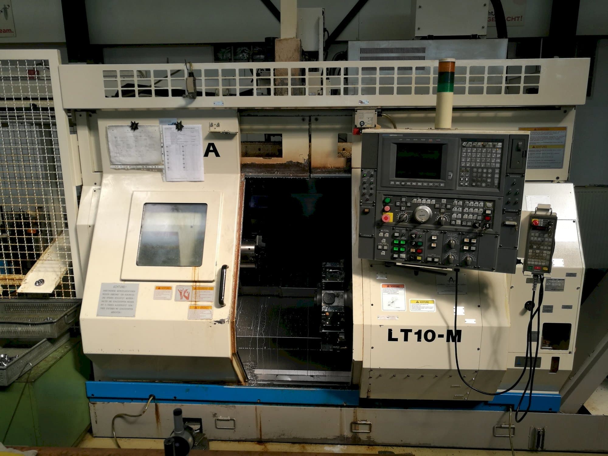 Frontansicht der Okuma LT10-M  Maschine