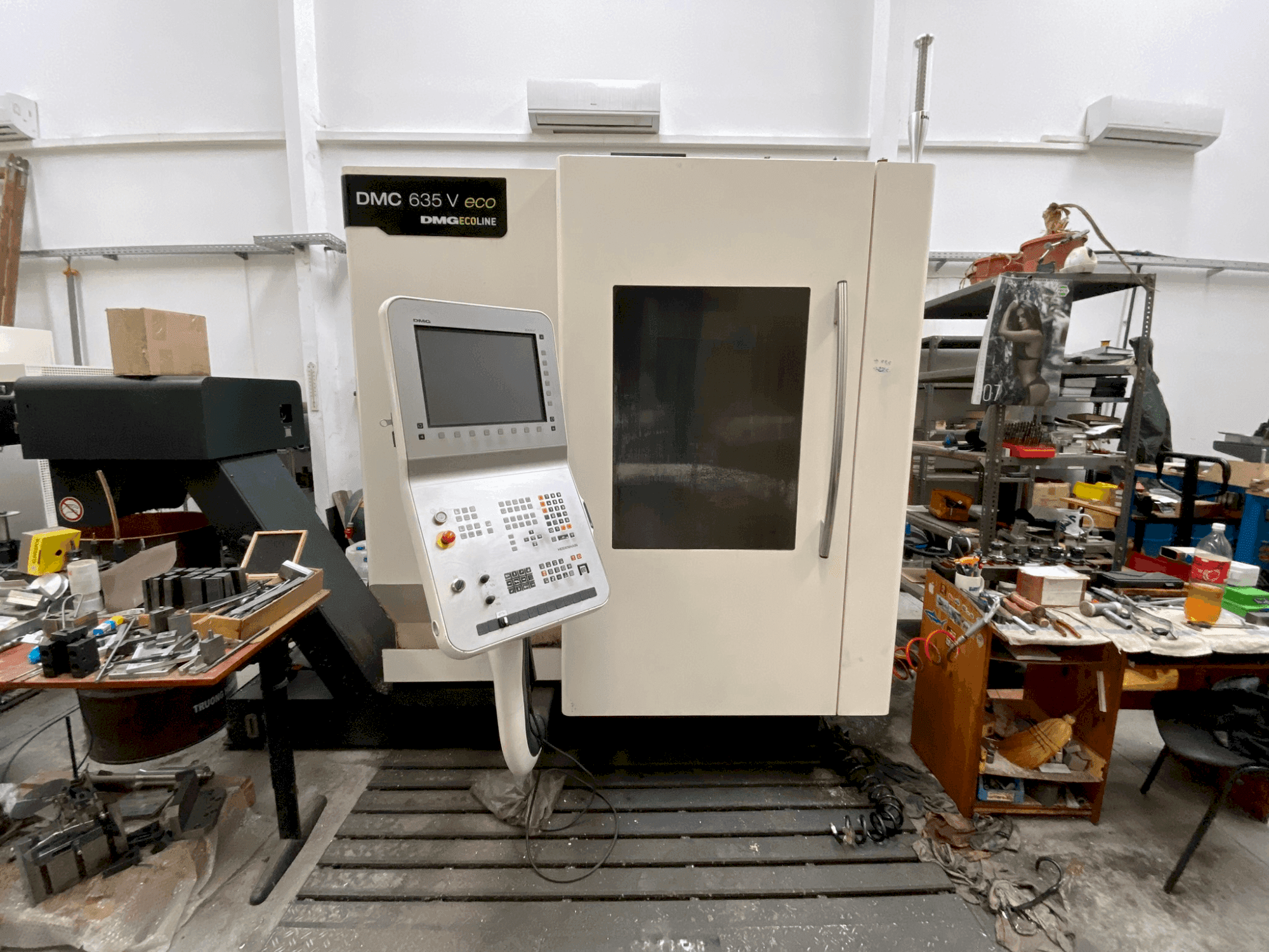 Frontansicht der DMG MORI DMC 635 V eco Maschine