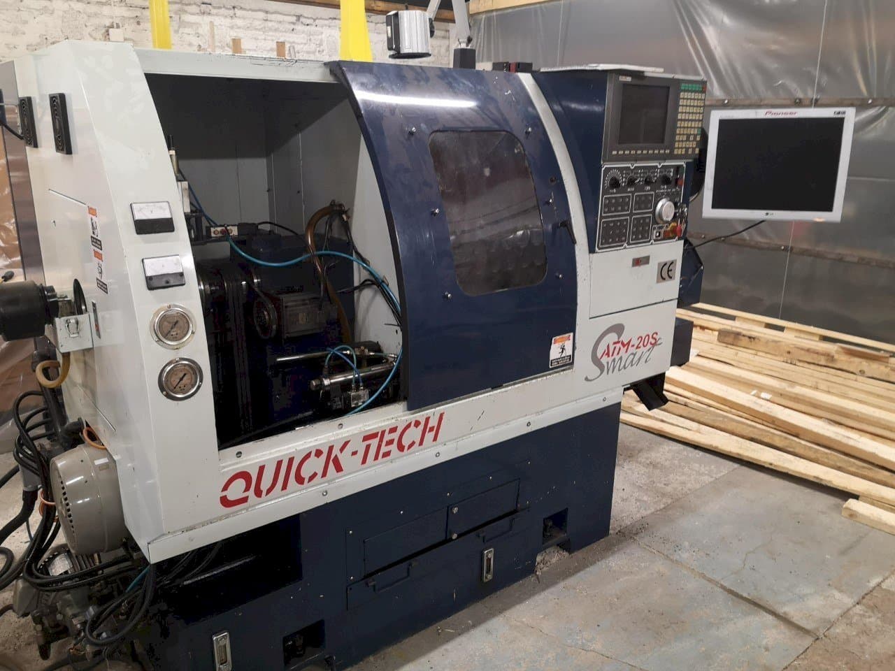 Frontansicht der Quick-Tech ATM 20S Maschine