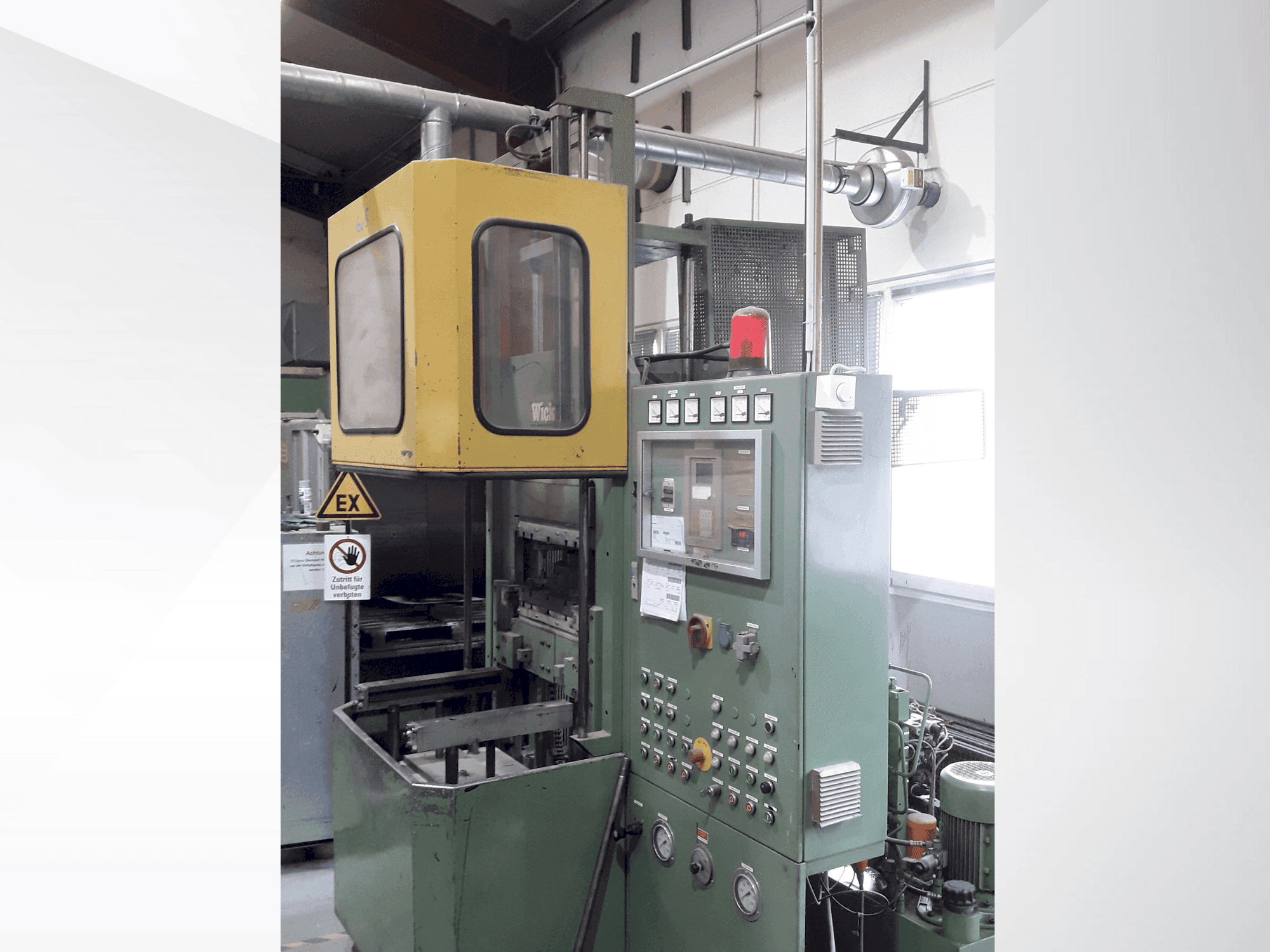 Frontansicht der WICKERT WKP 2000/5/5  Maschine