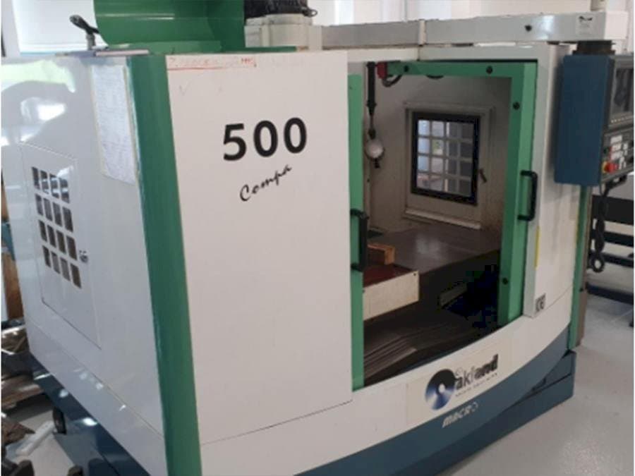 Frontansicht der Macro Micro Tech Compac 500 Maschine